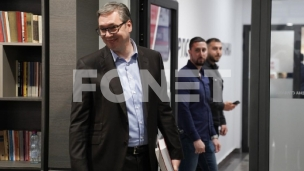 Vučić potpisao listu